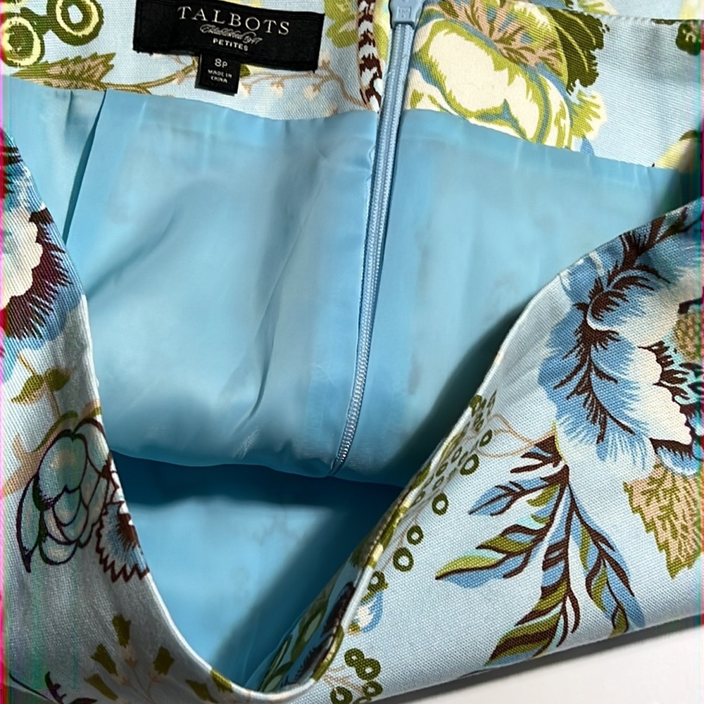 TALBOTS || Blue Floral Knee Length Skirt. Sz. 8P - Picture 6 of 8